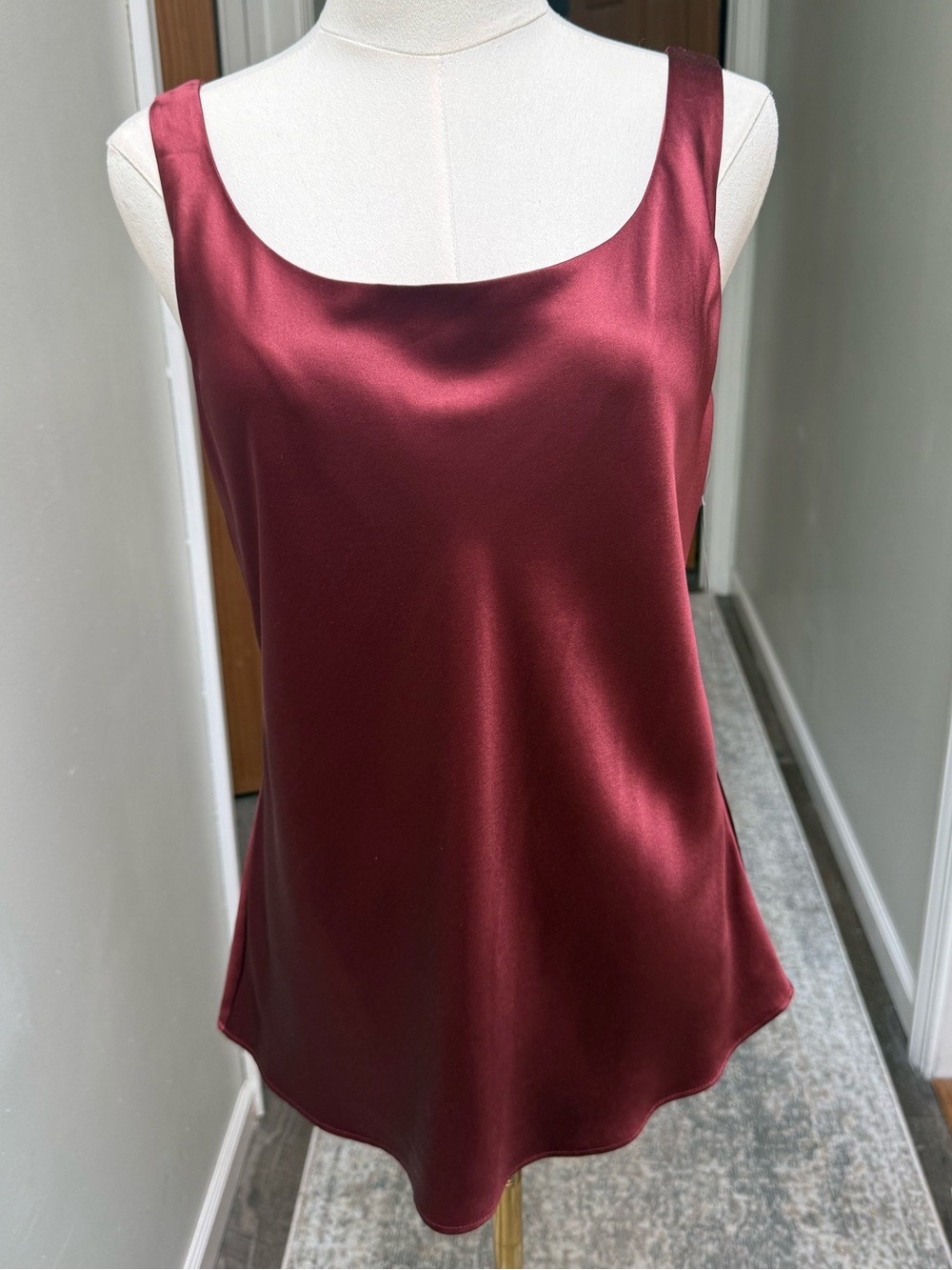 Lafayette 148 New York silk tank in red wine color